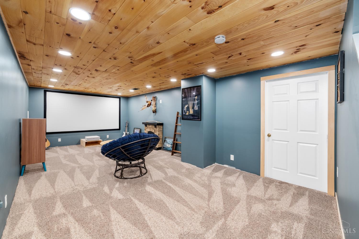 943 Saffron Lane