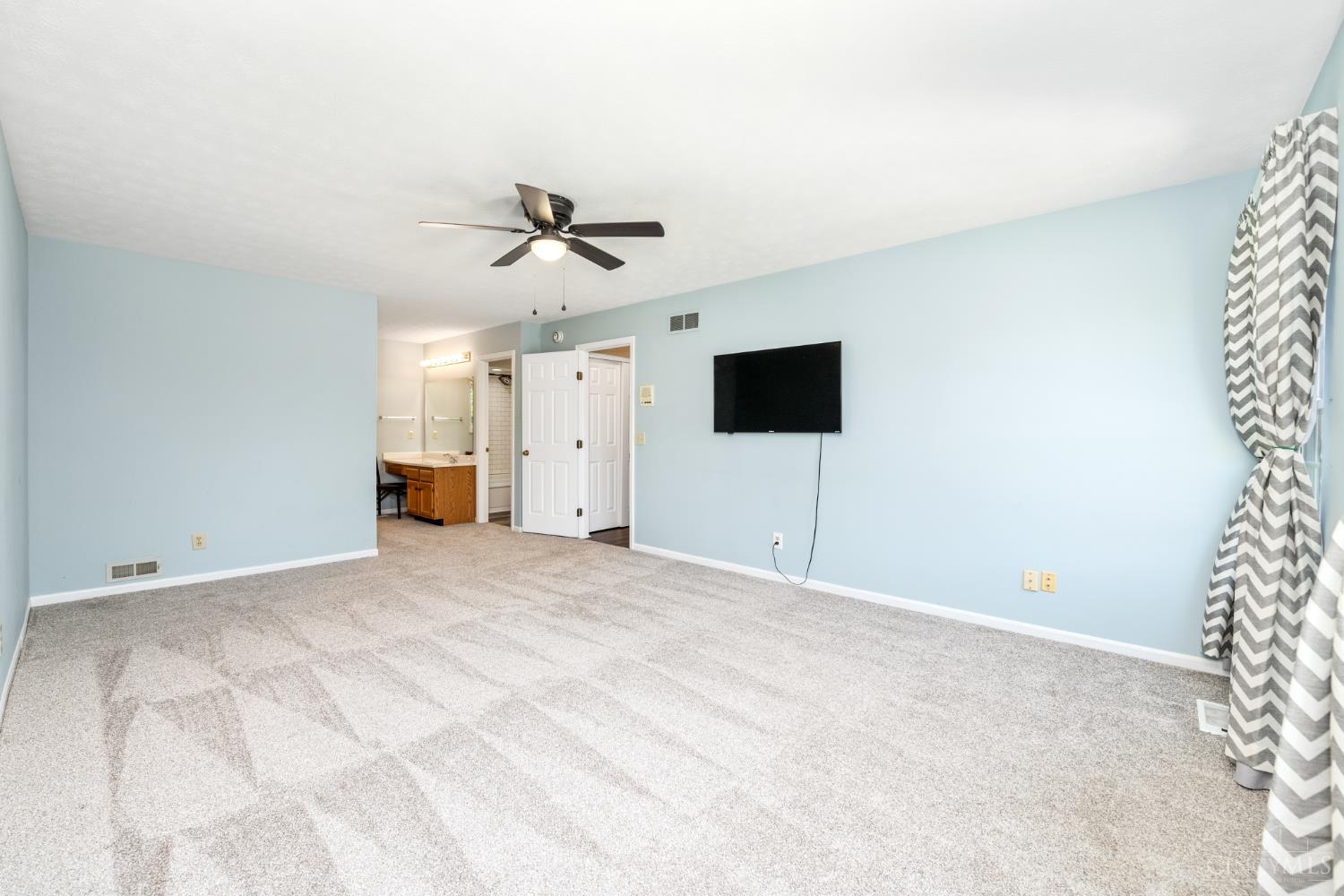 943 Saffron Lane