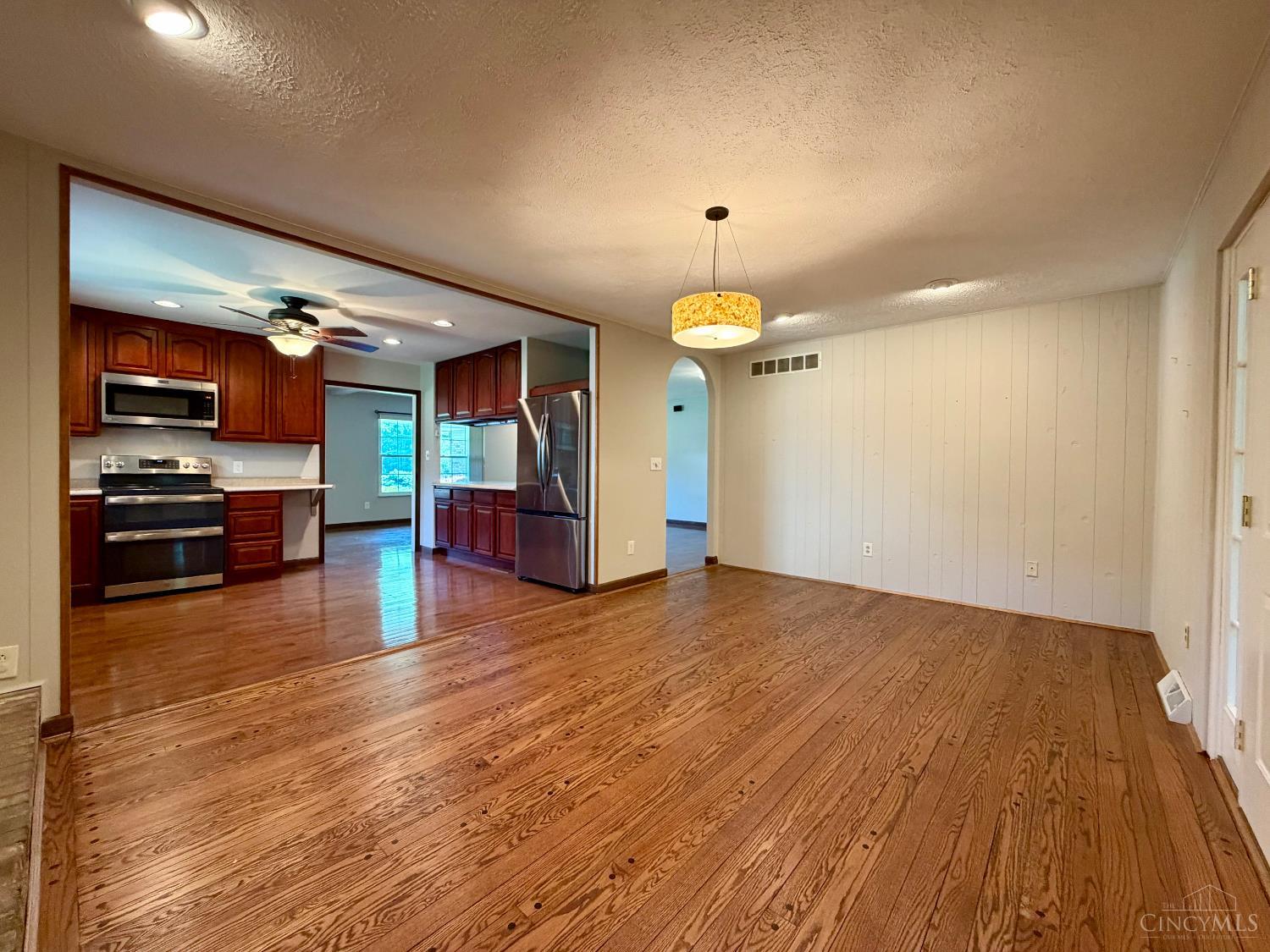 6707 Apache Way