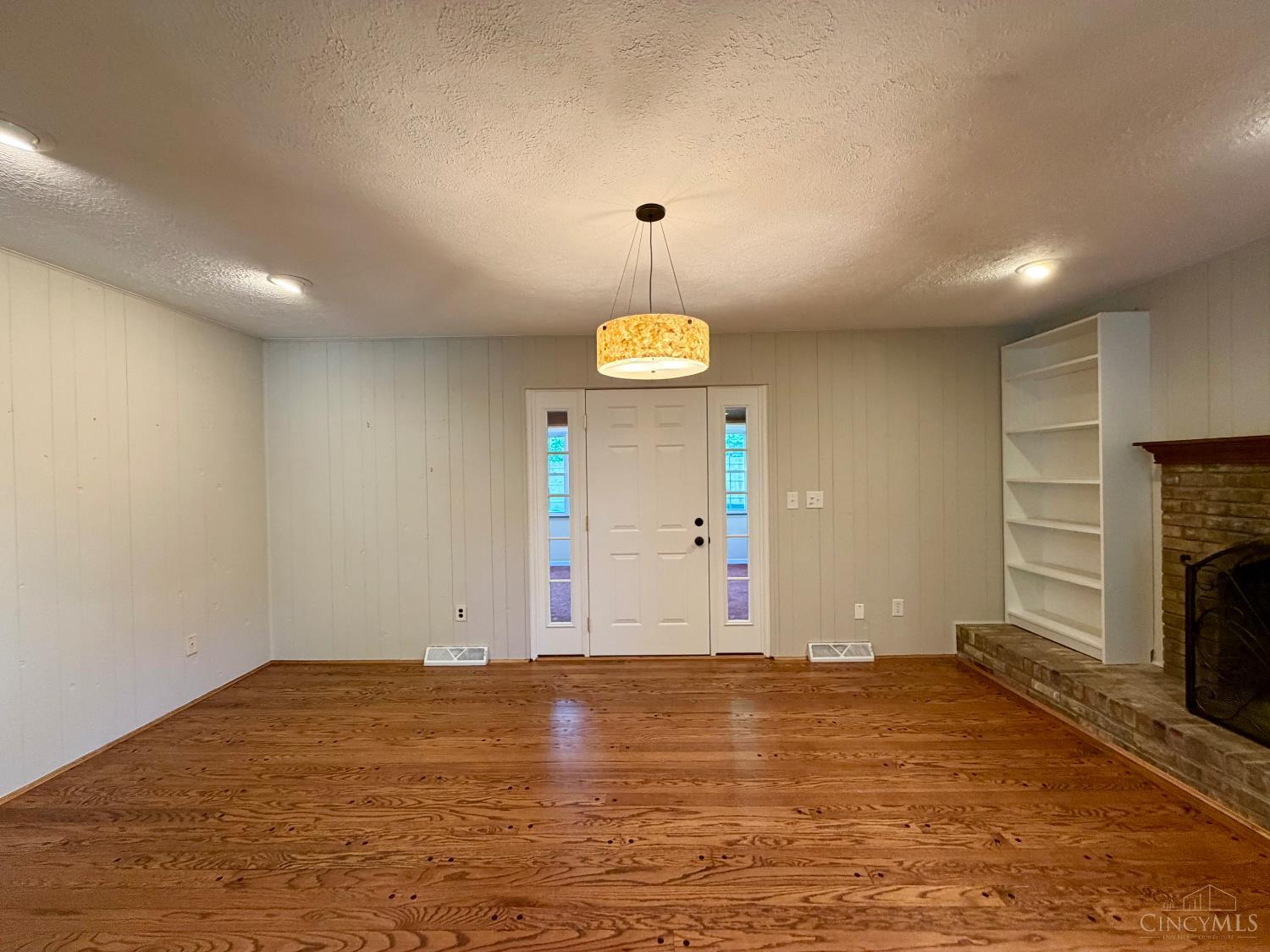 6707 Apache Way