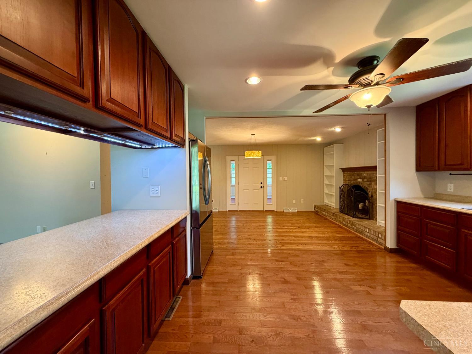 6707 Apache Way