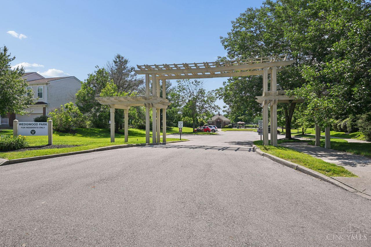 6590 Waverly Park