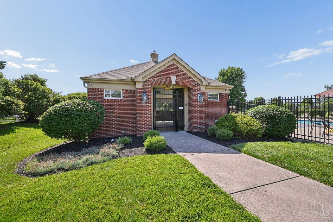 6590 Waverly Park