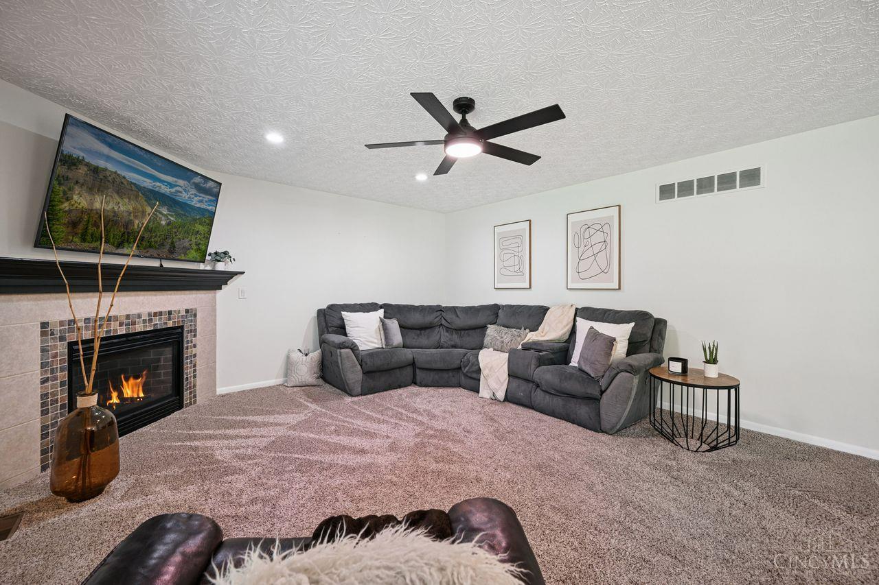 6590 Waverly Park