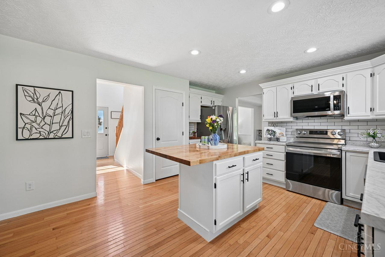 6590 Waverly Park