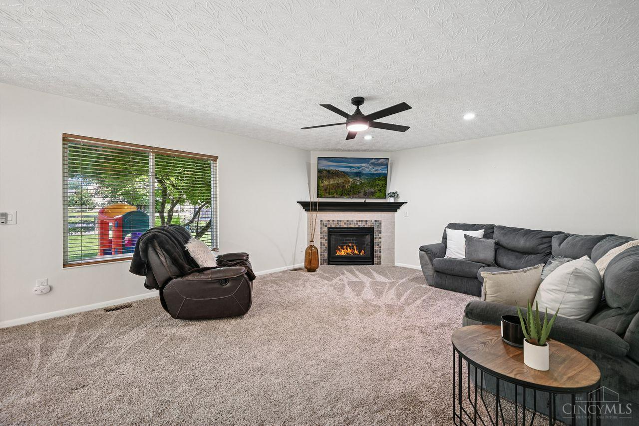 6590 Waverly Park