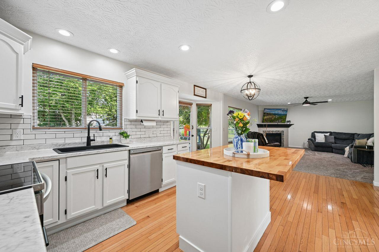 6590 Waverly Park