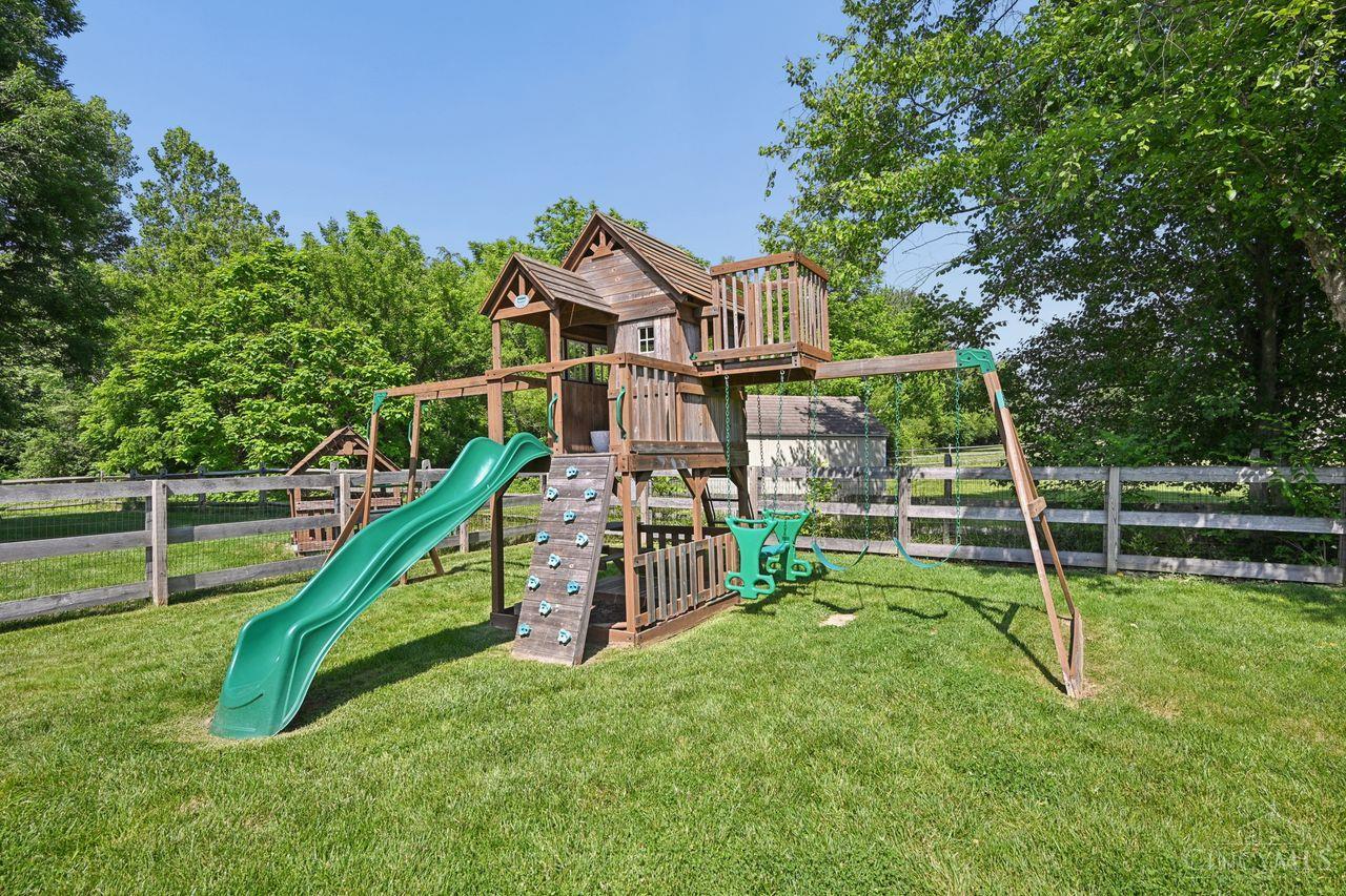 6590 Waverly Park