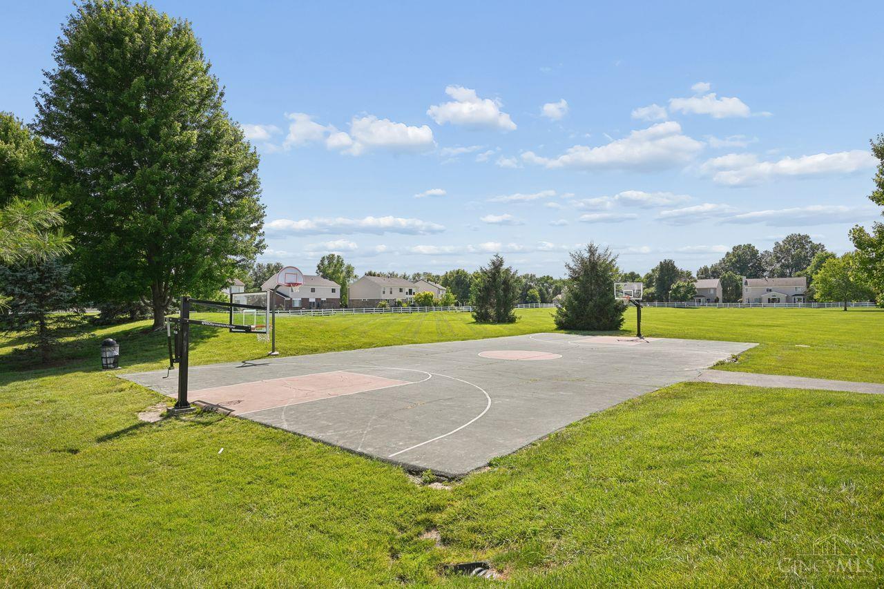 6590 Waverly Park