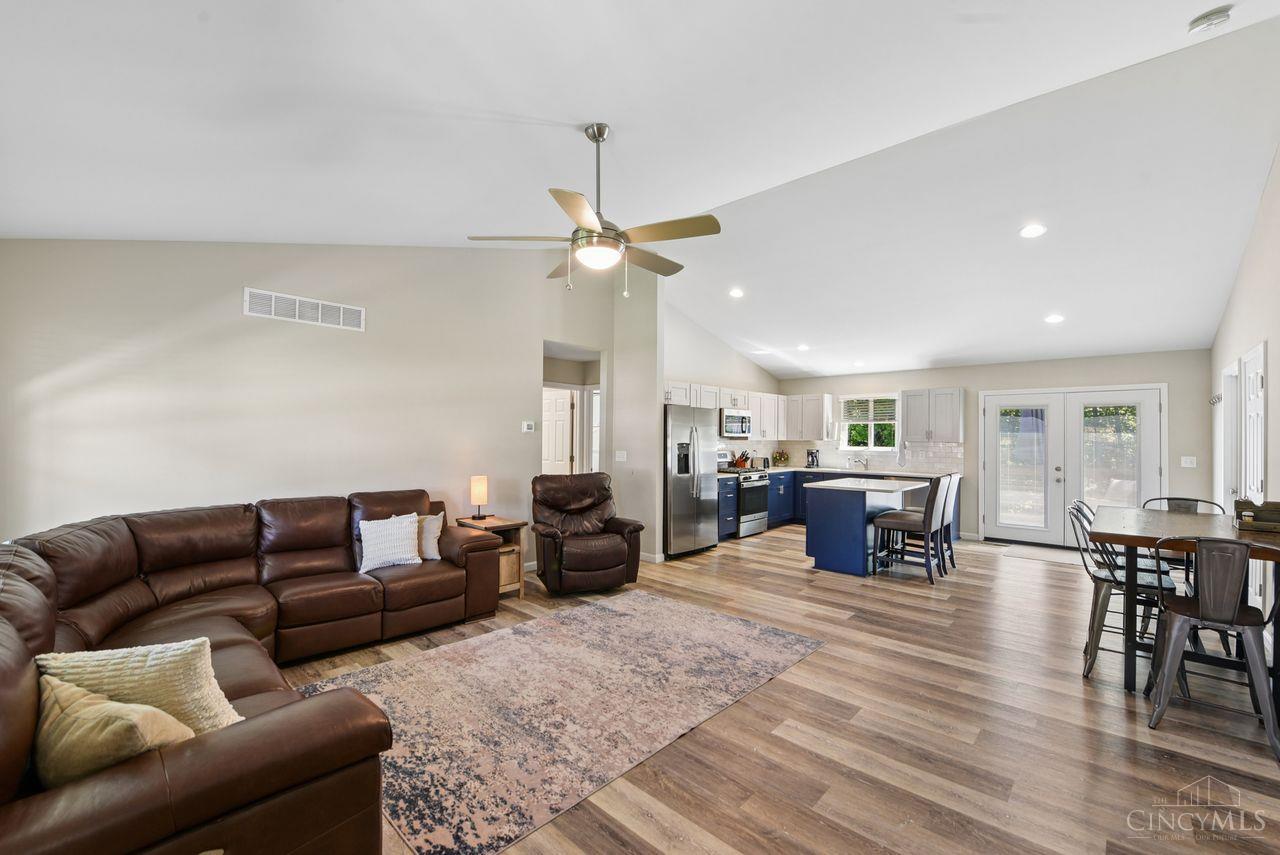 1249 Traction Road