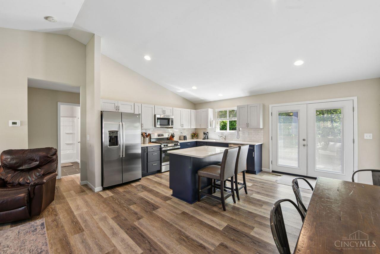 1249 Traction Road