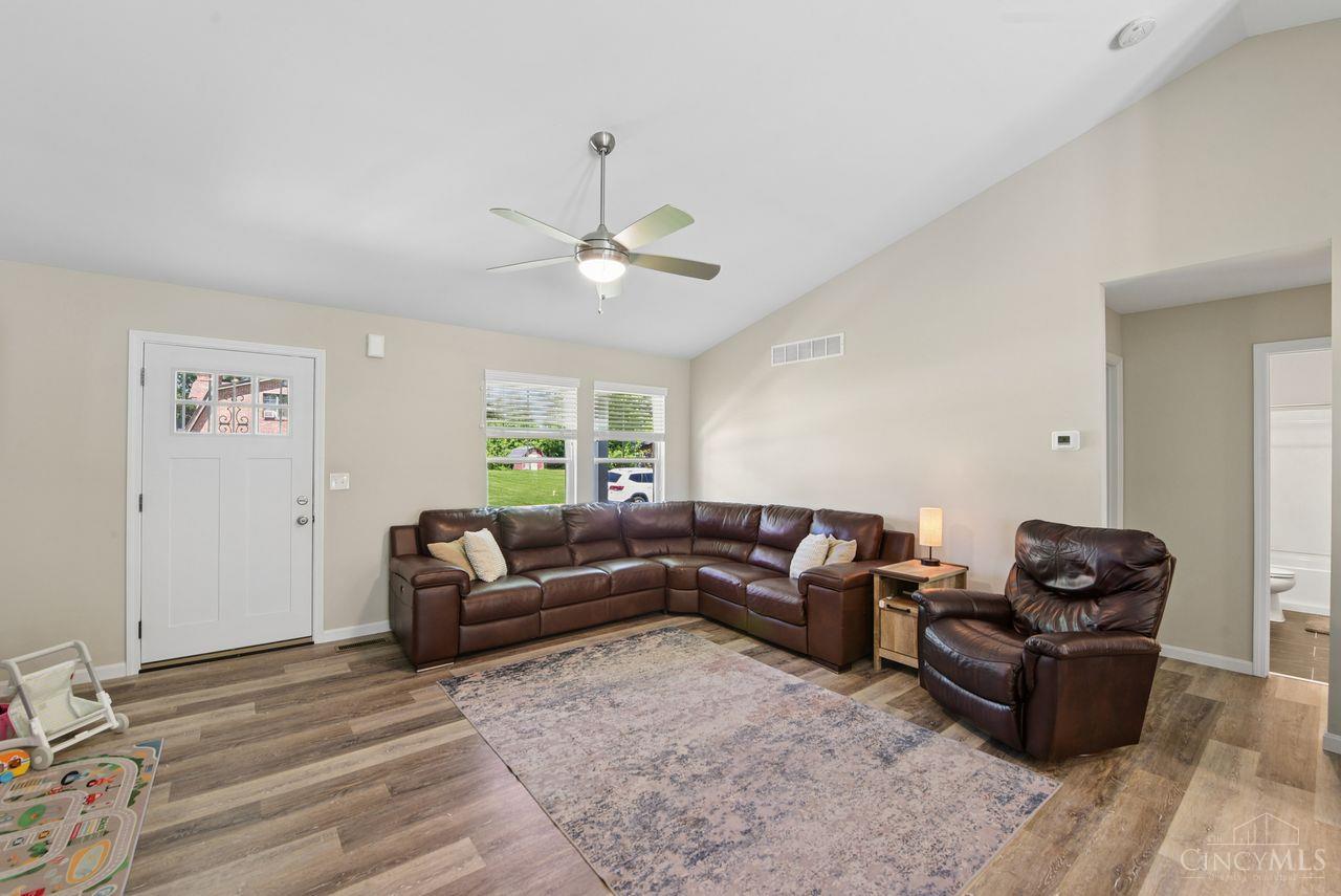 1249 Traction Road