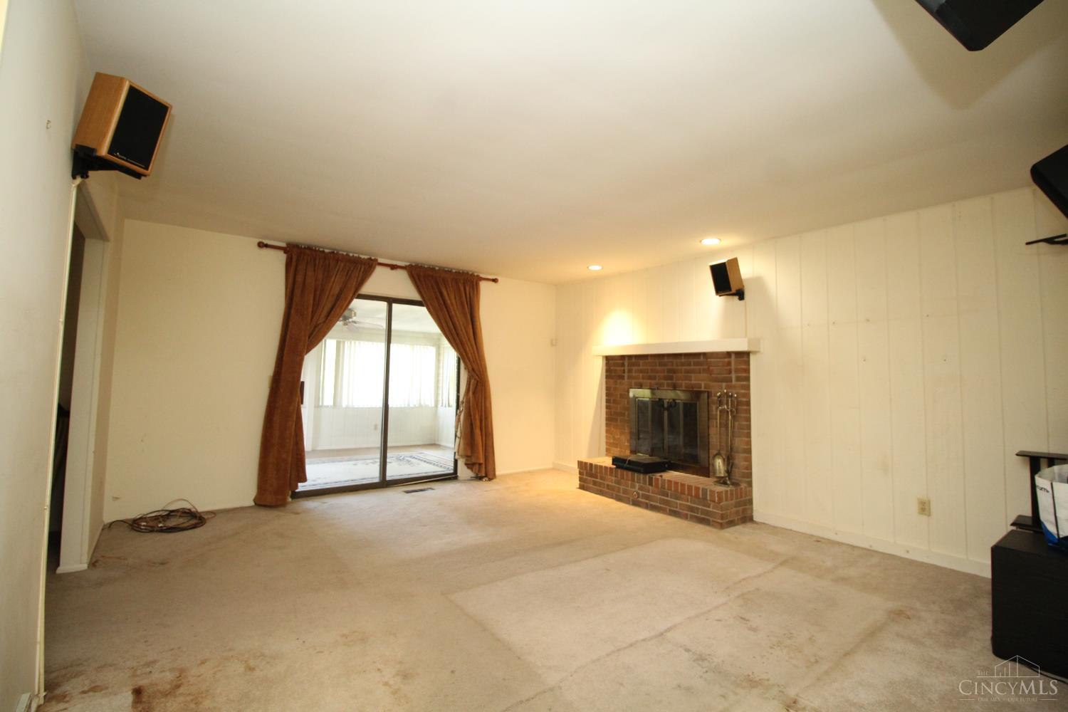 1371 Taft Place