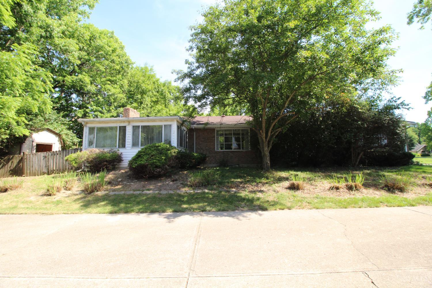 1371 Taft Place