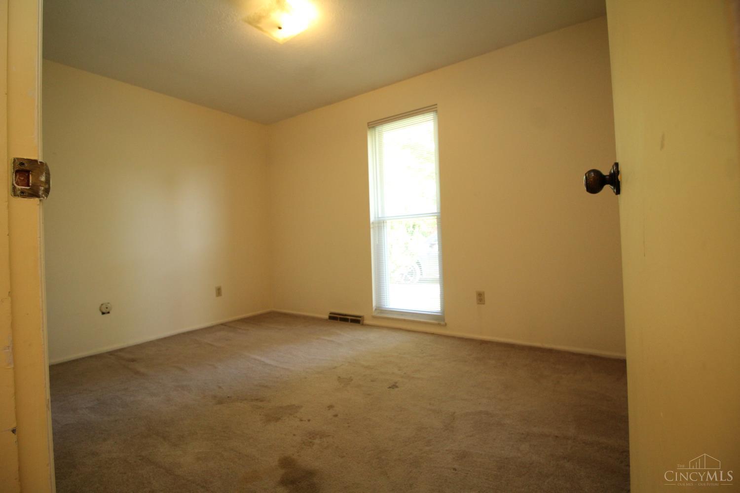 1371 Taft Place