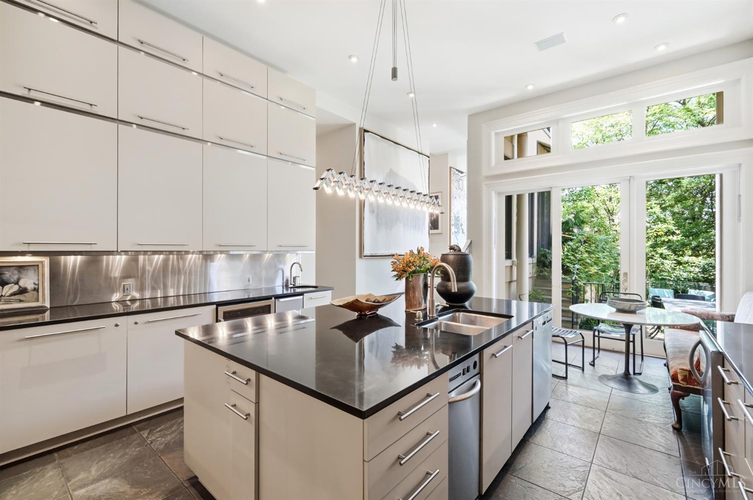 548 Liberty Hill