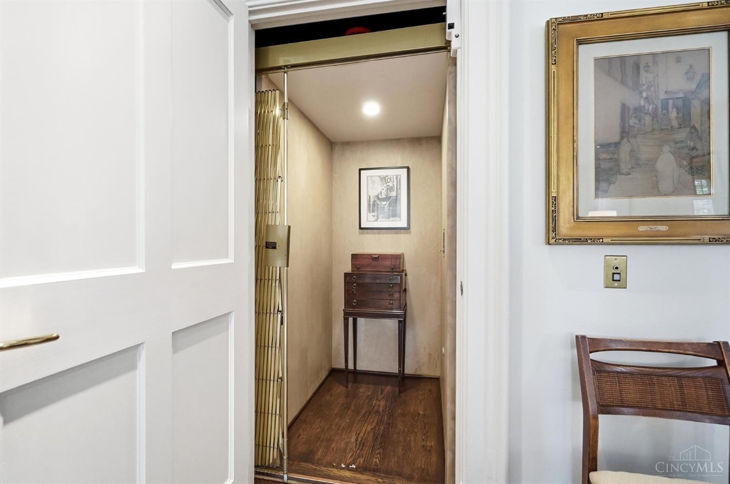 548 Liberty Hill