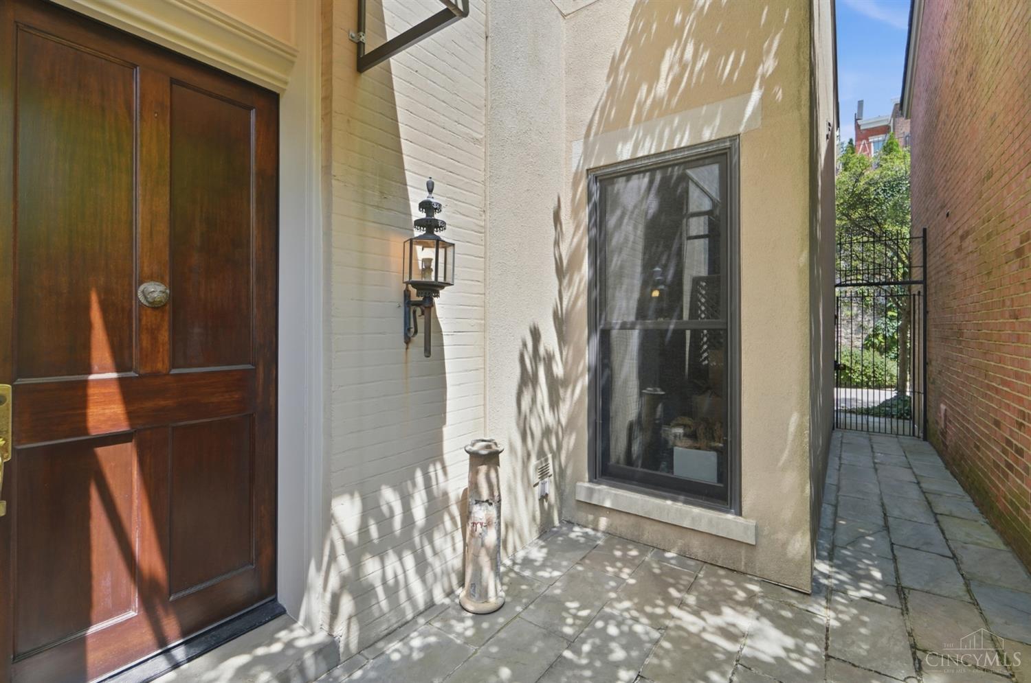 548 Liberty Hill