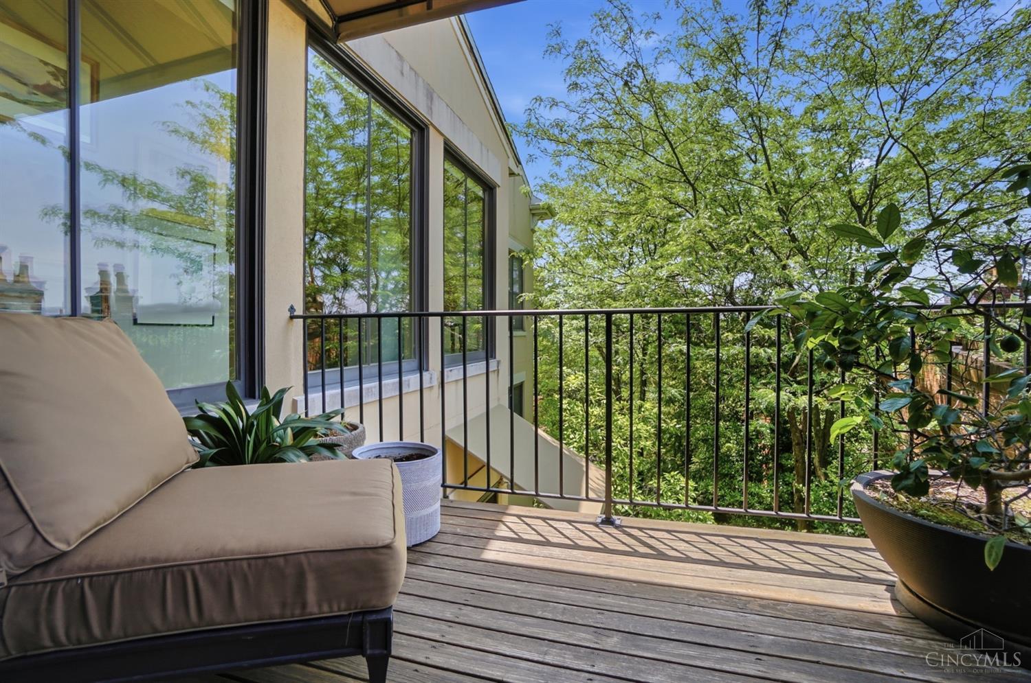 548 Liberty Hill