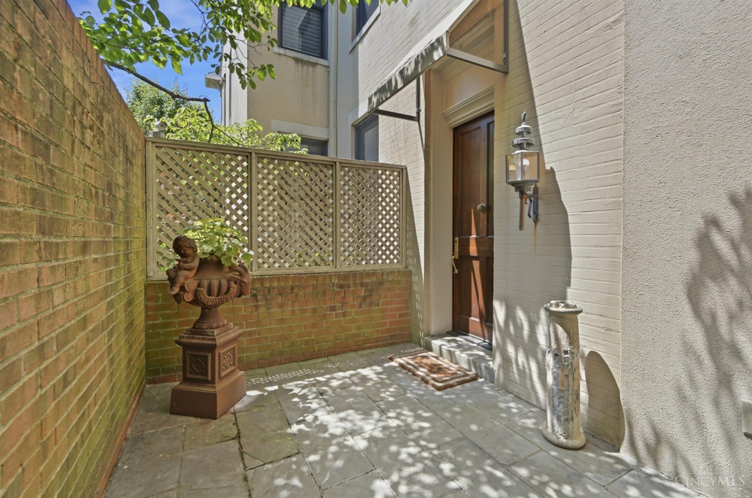 548 Liberty Hill