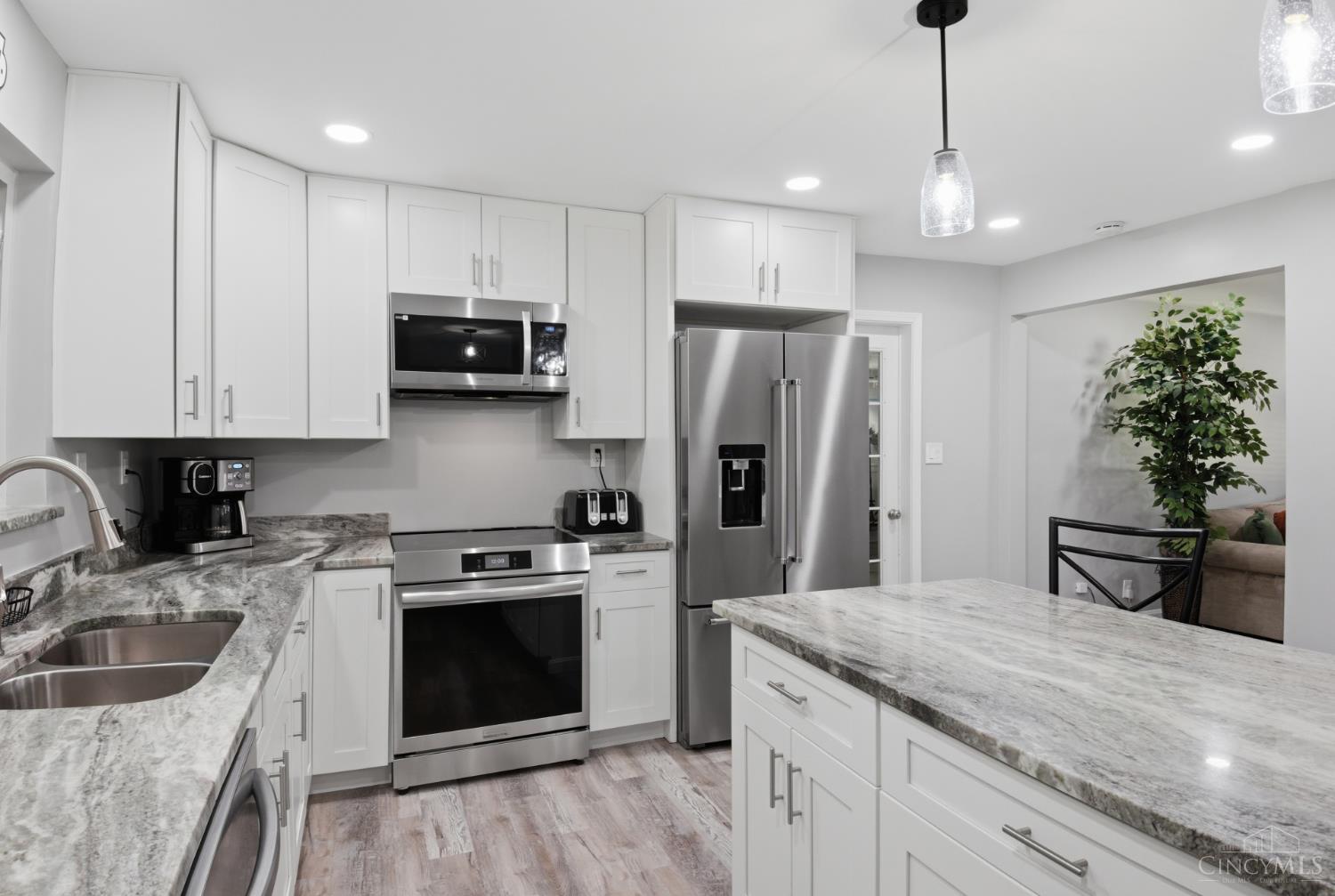 3722 Maplewood Drive