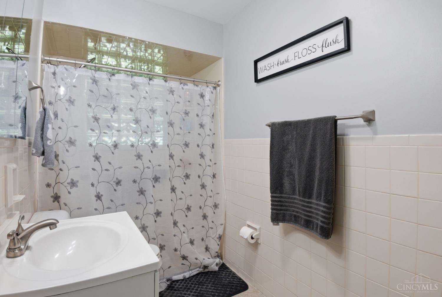 3722 Maplewood Drive