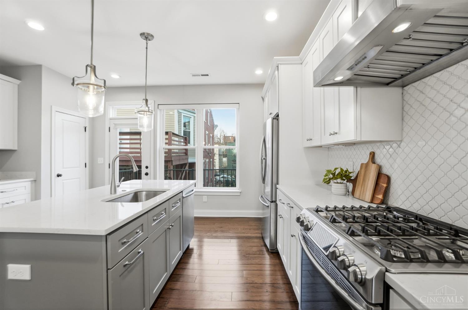 546 Slack Street