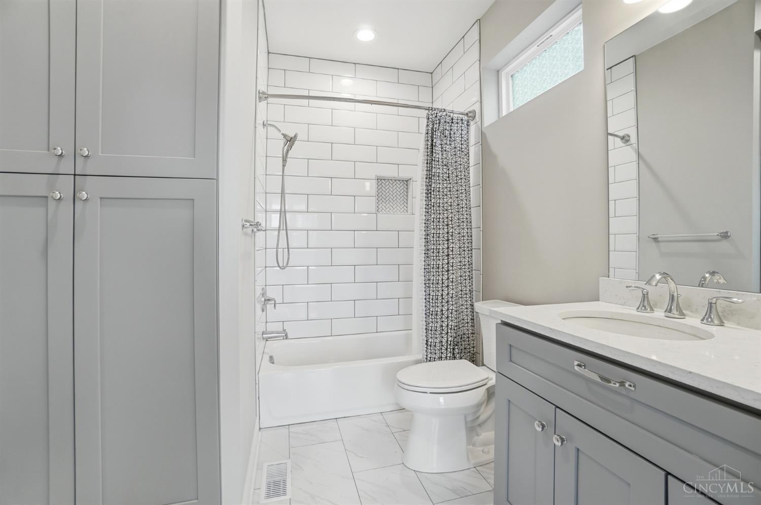 546 Slack Street