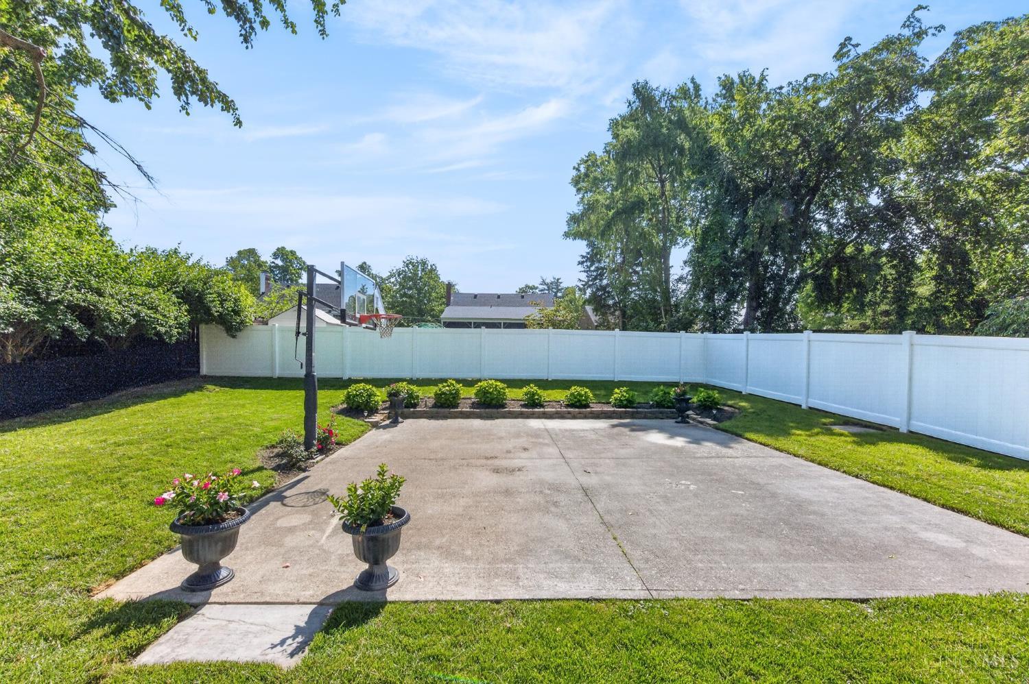 7230 Thomas Drive