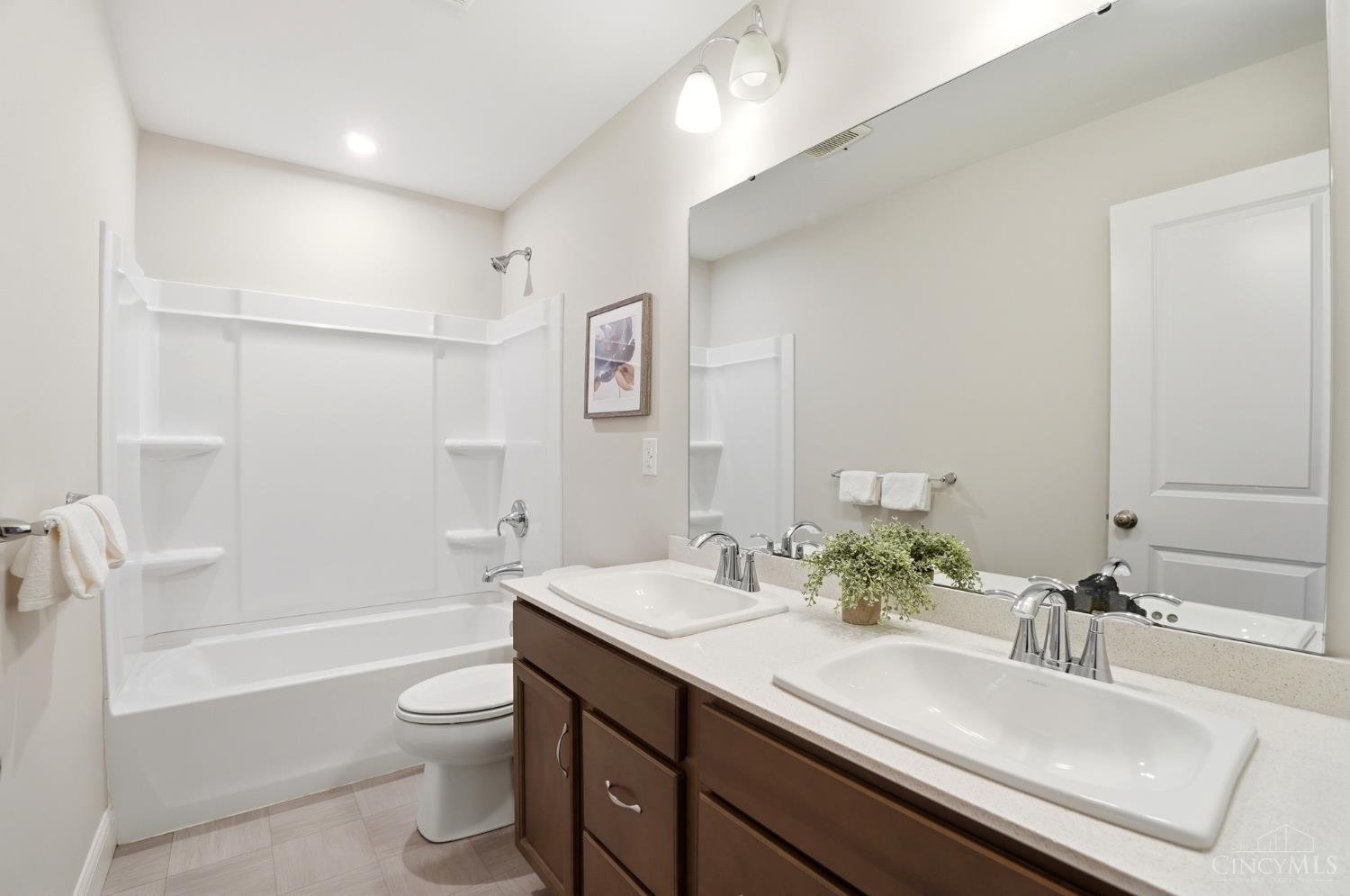 974 Crestpoint Court