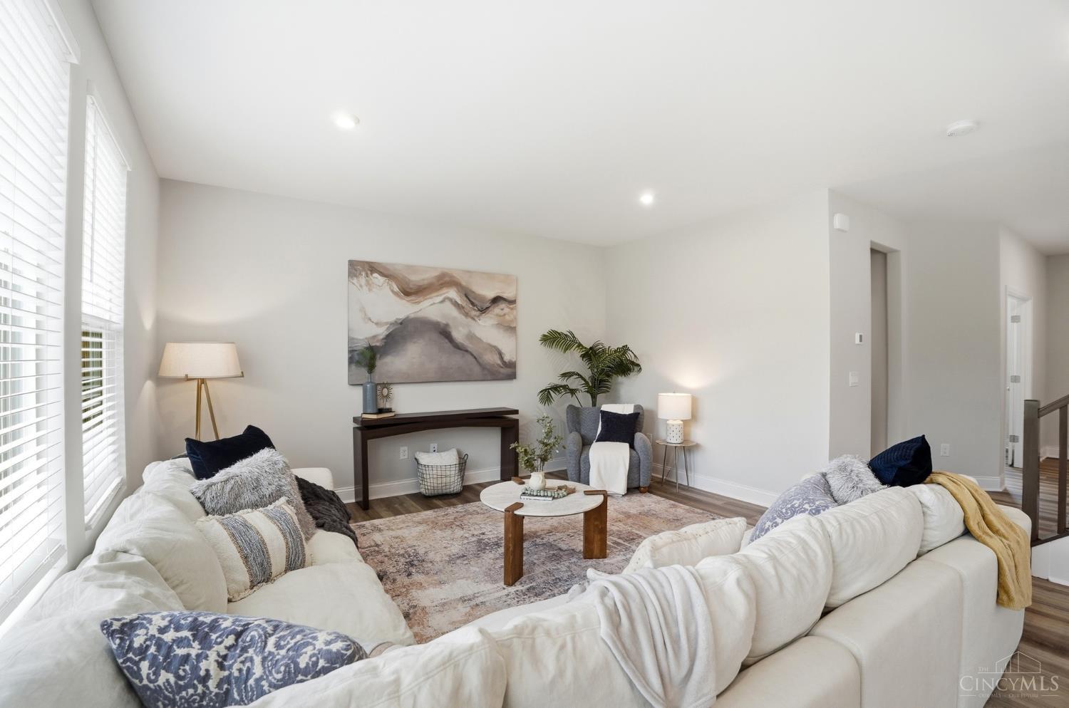 974 Crestpoint Court