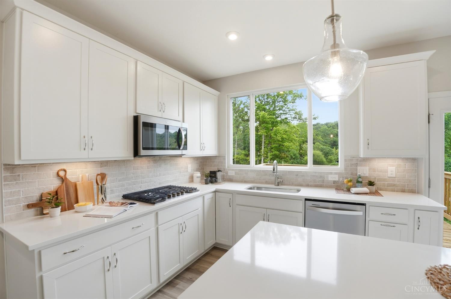 974 Crestpoint Court