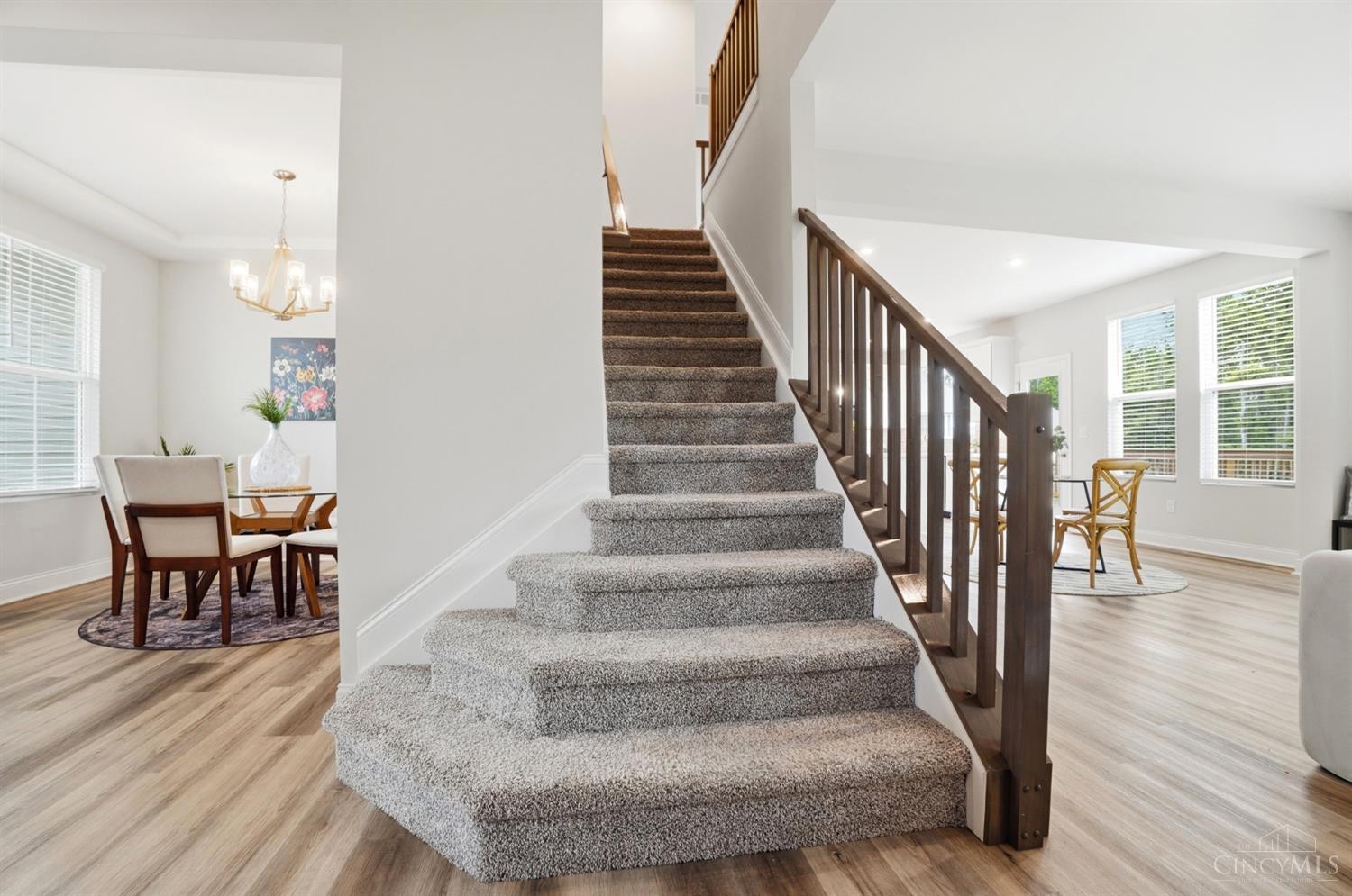 974 Crestpoint Court