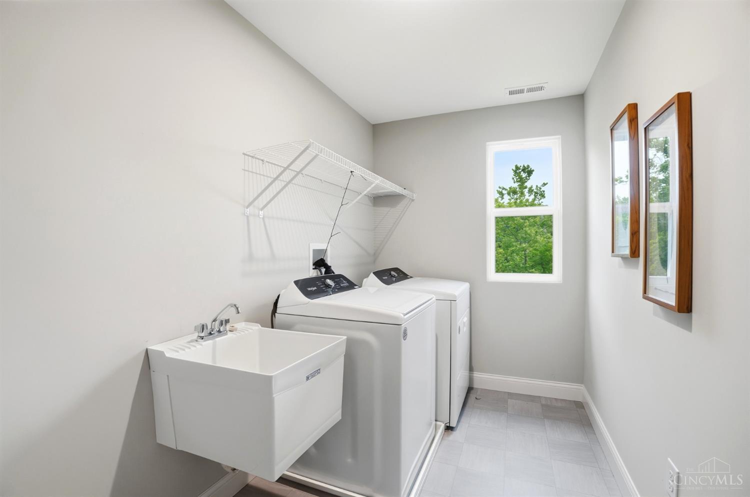 974 Crestpoint Court