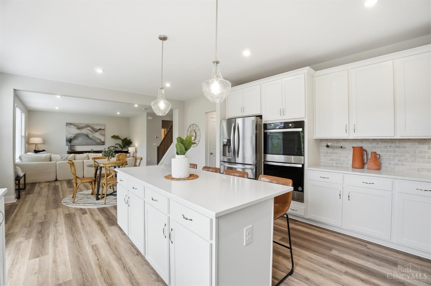 974 Crestpoint Court