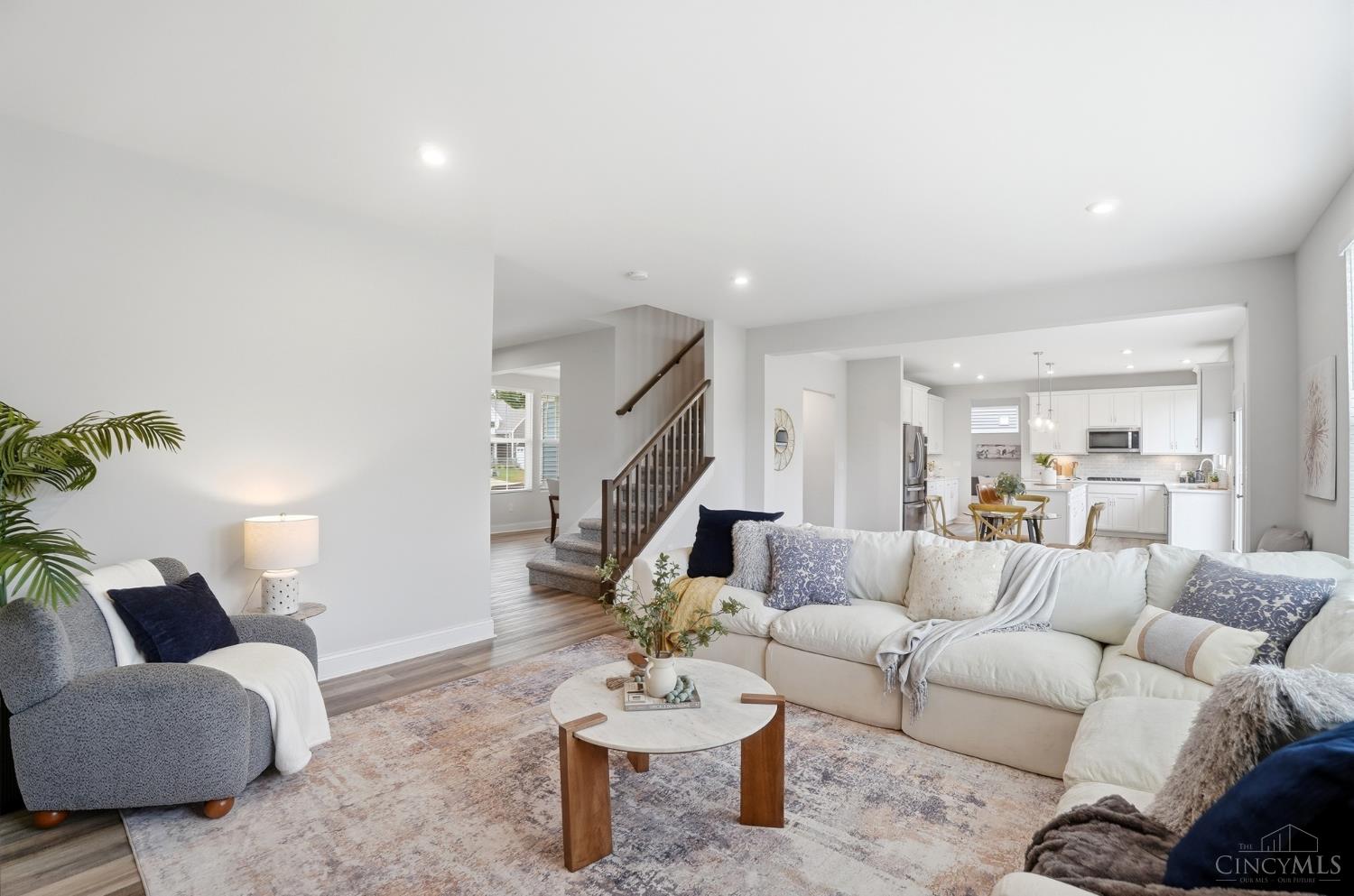 974 Crestpoint Court