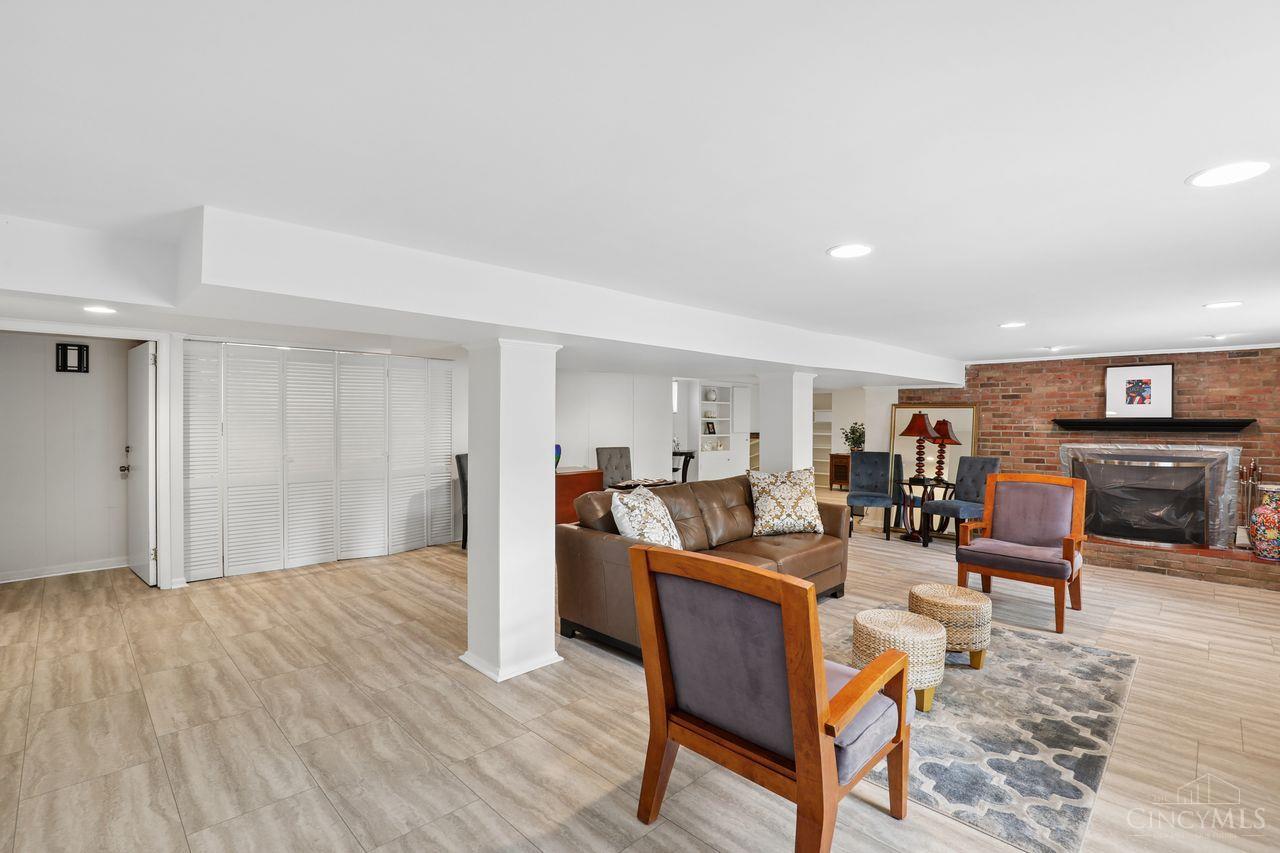 3685 Davenant Avenue
