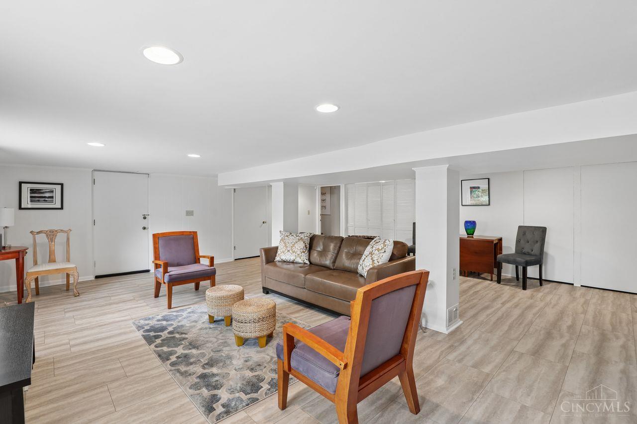 3685 Davenant Avenue