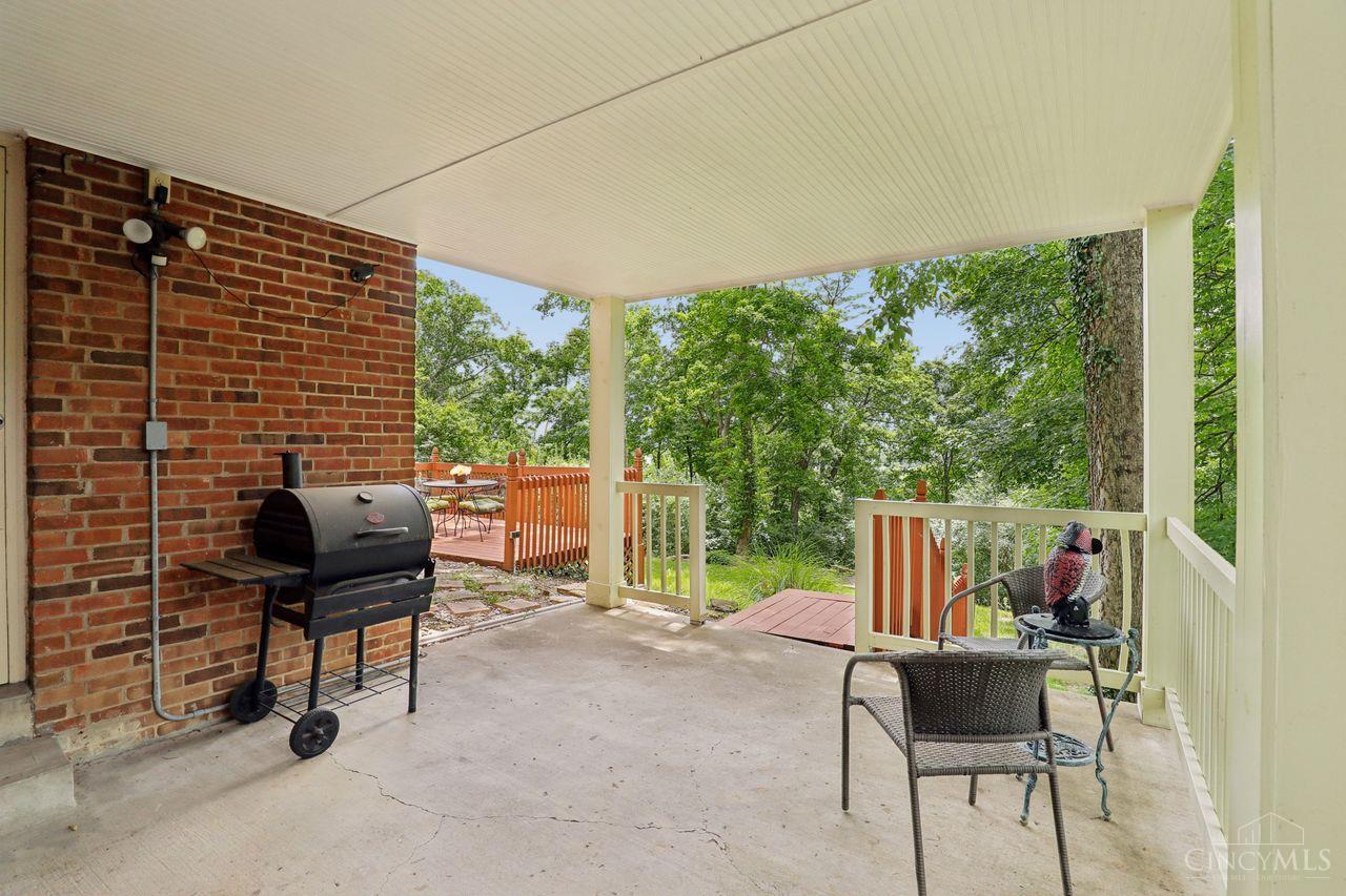 3685 Davenant Avenue