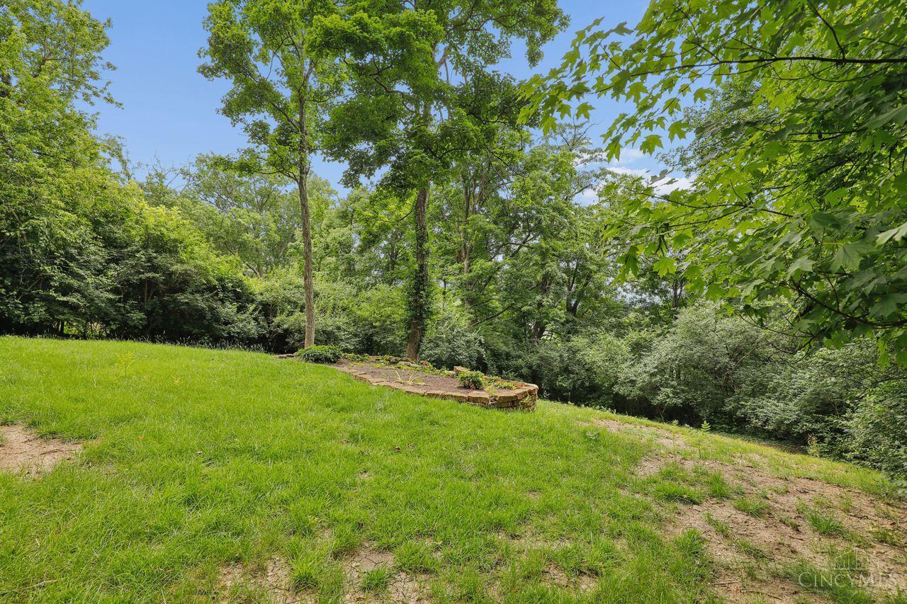 3685 Davenant Avenue
