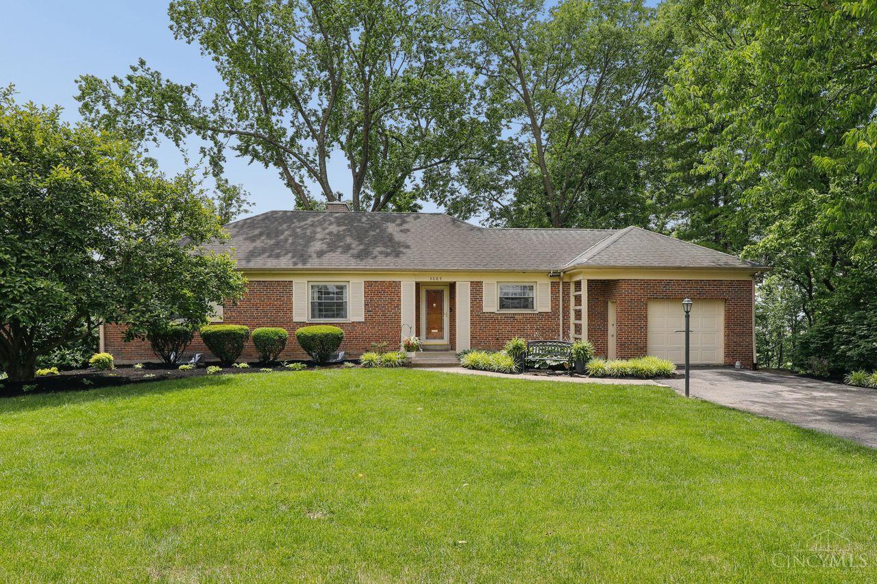 3685 Davenant Avenue
