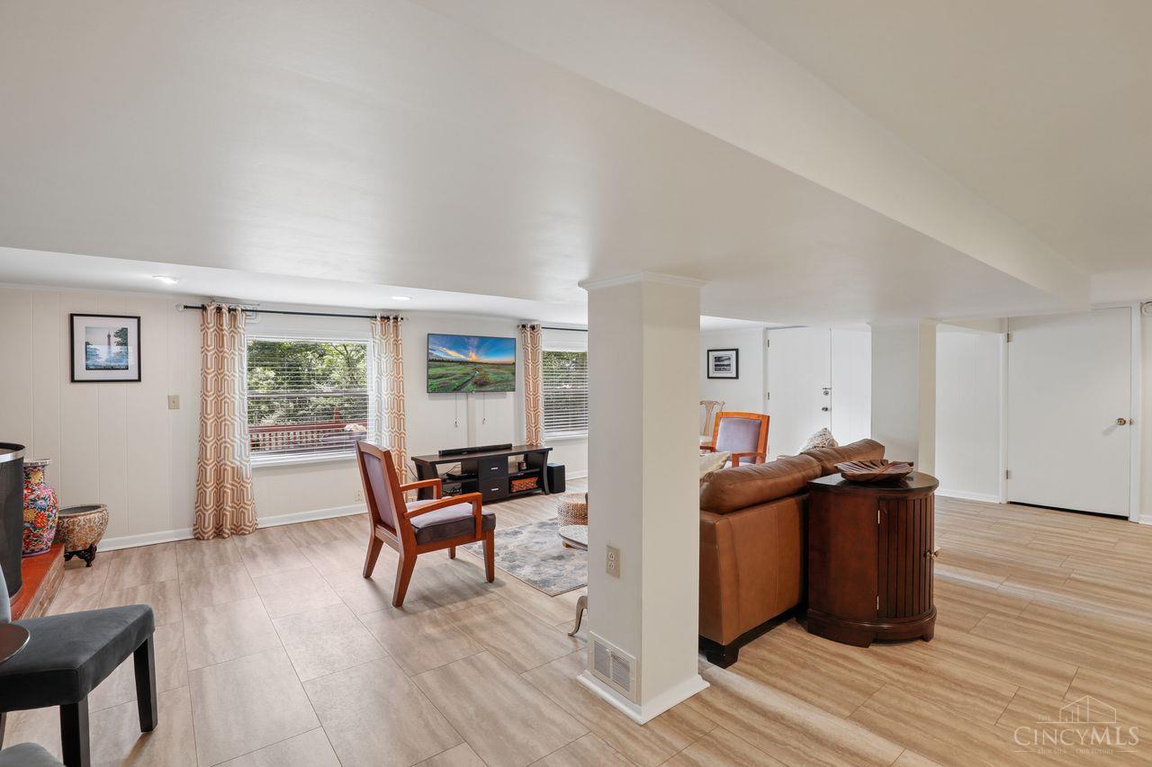 3685 Davenant Avenue