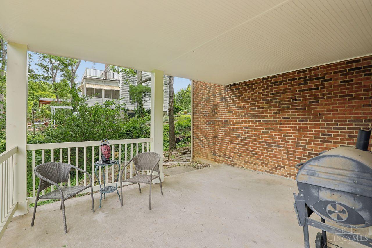3685 Davenant Avenue