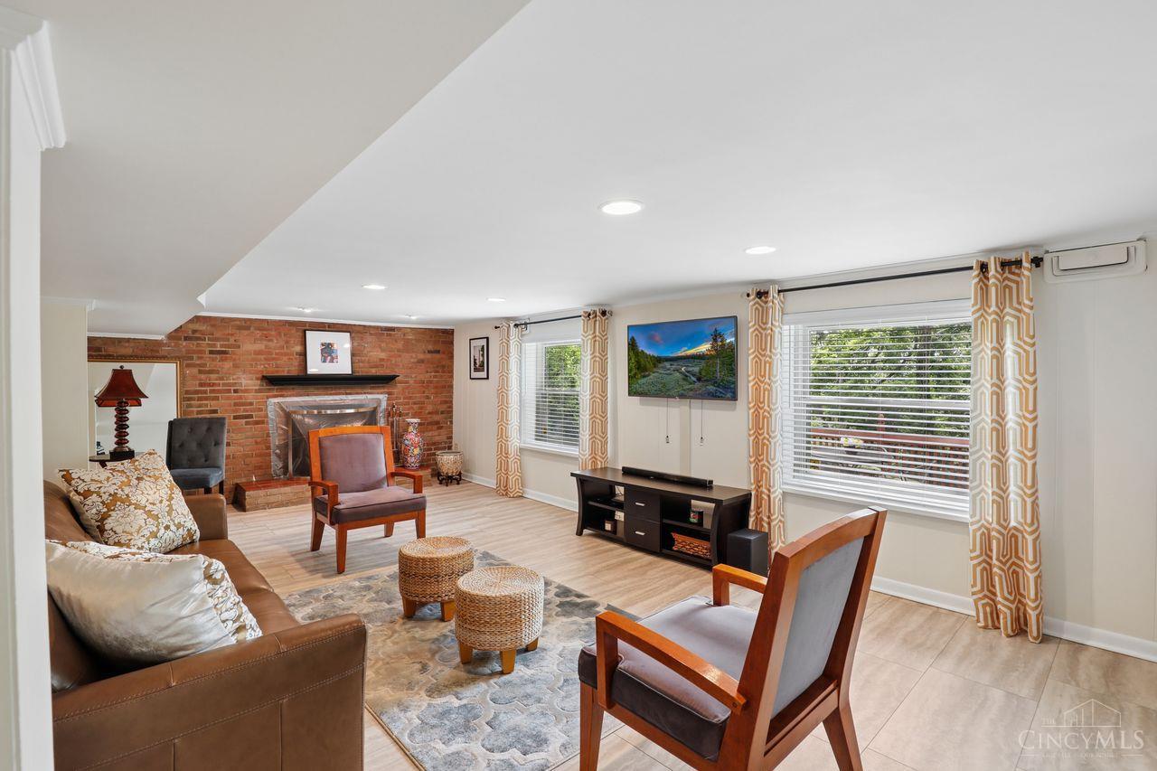 3685 Davenant Avenue