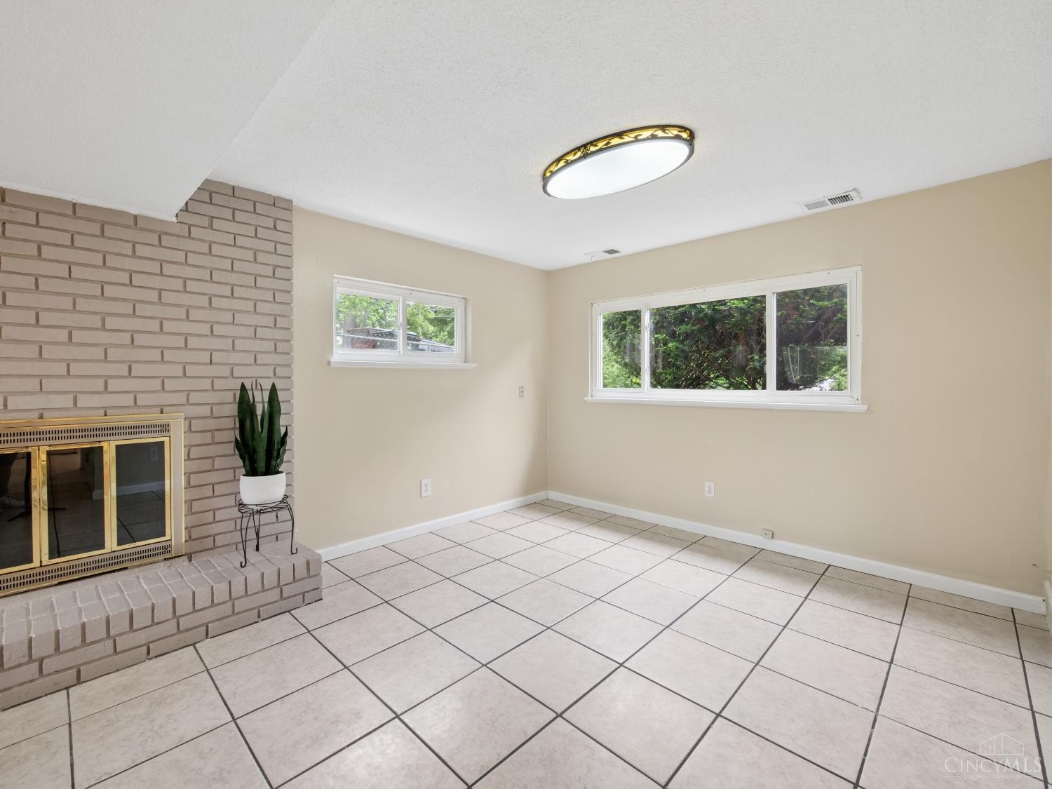 11623 Kenn Road