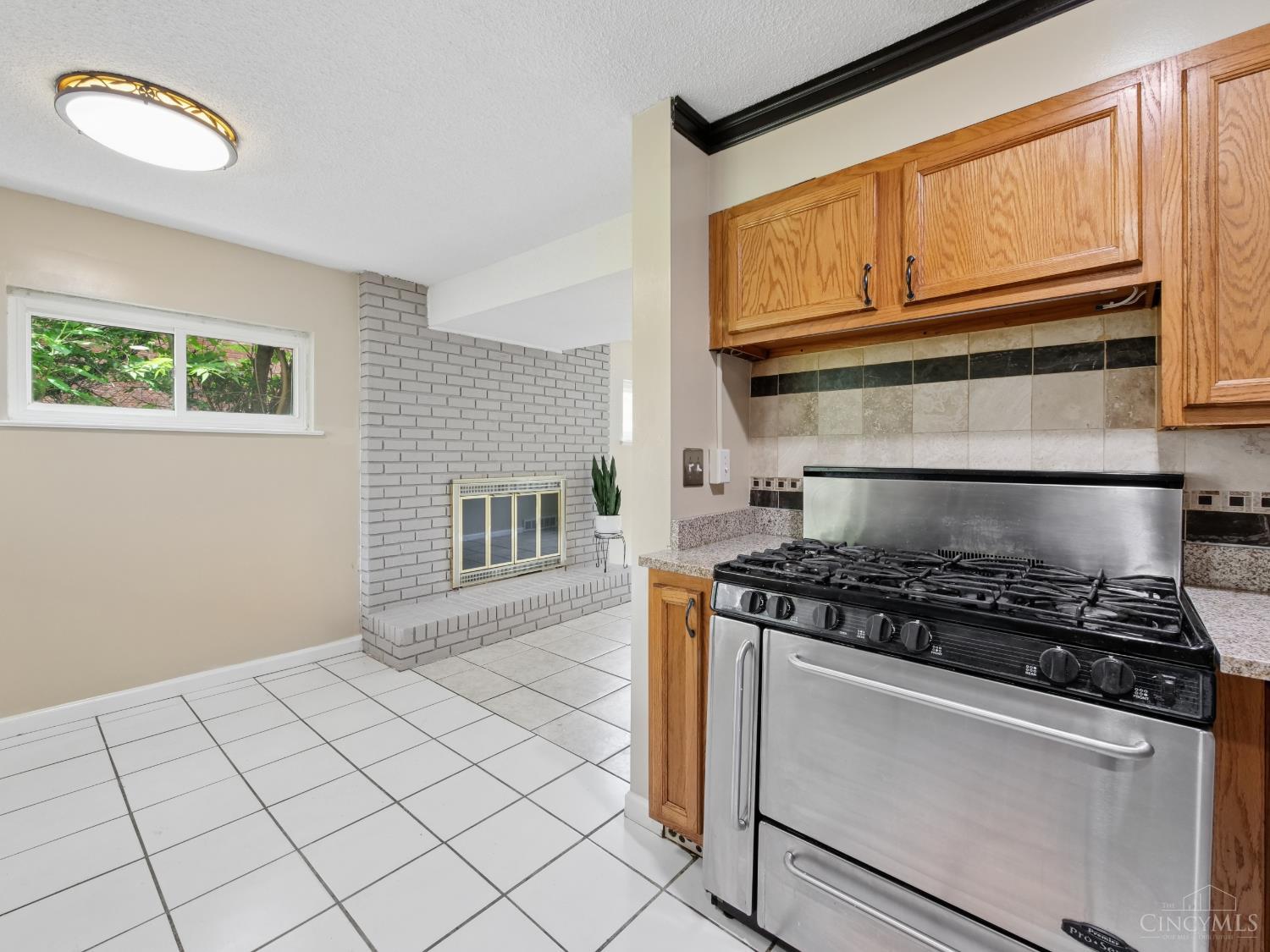 11623 Kenn Road