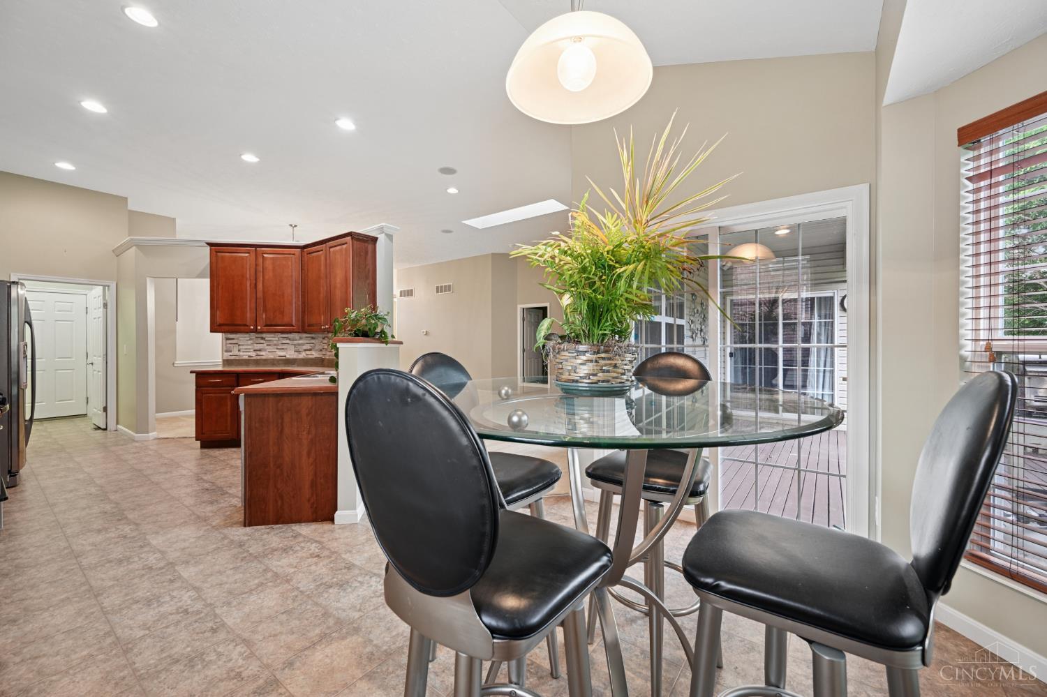 5252 Venetian