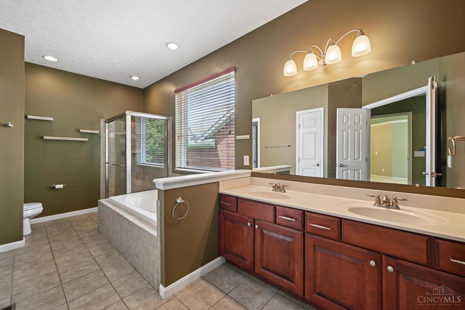 5252 Venetian
