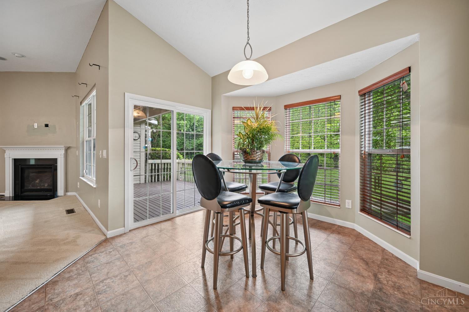 5252 Venetian