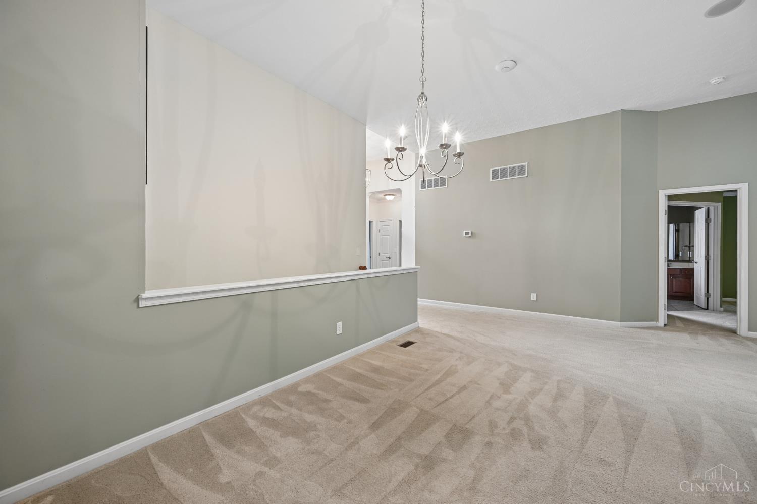 5252 Venetian